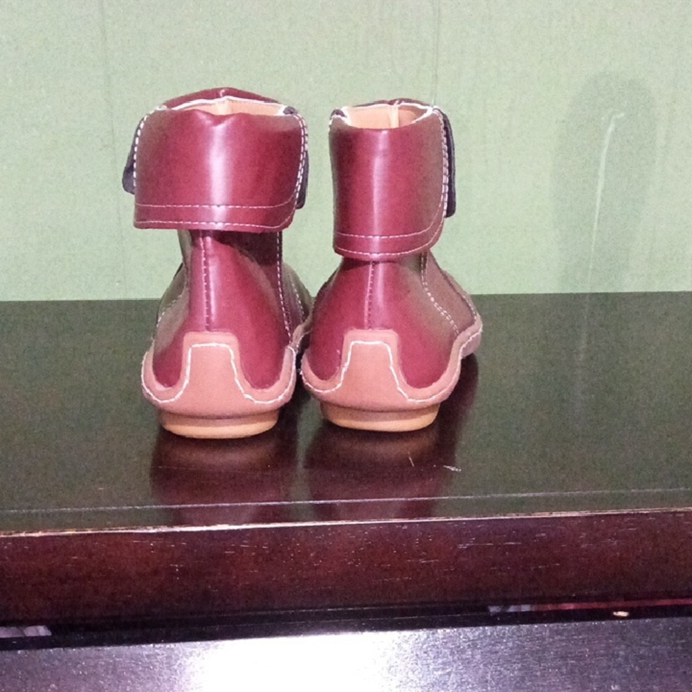 Elegant Maroon Ankle Booties - Picture 3 of 6